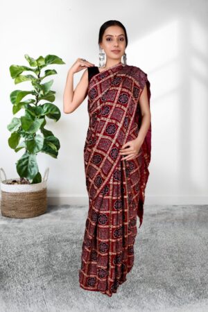 Cheks garchola ajarakh saree
