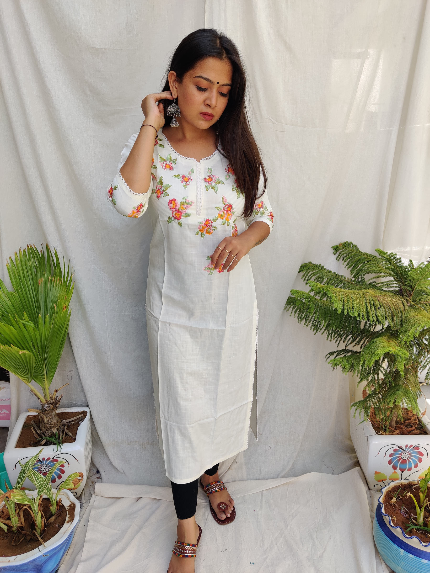 Rayon slub white  kurti with Floral hand work on sleeves 📿 - XXL - 2XL